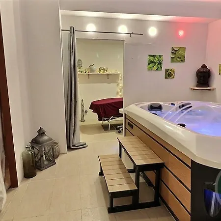 La Domitia Bed & Breakfast