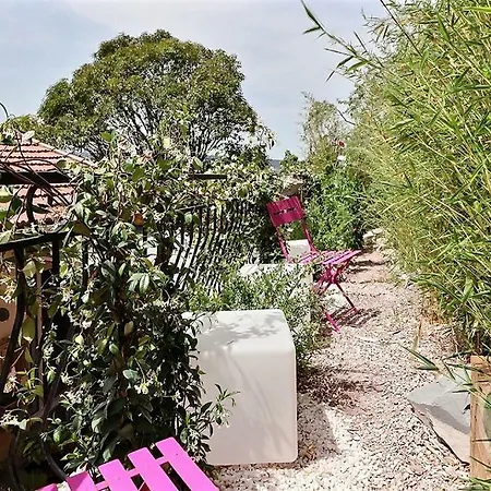 La Domitia Bed & Breakfast