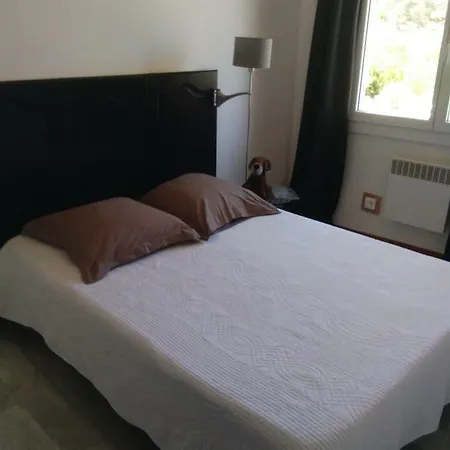 La Domitia Bed & Breakfast 3*